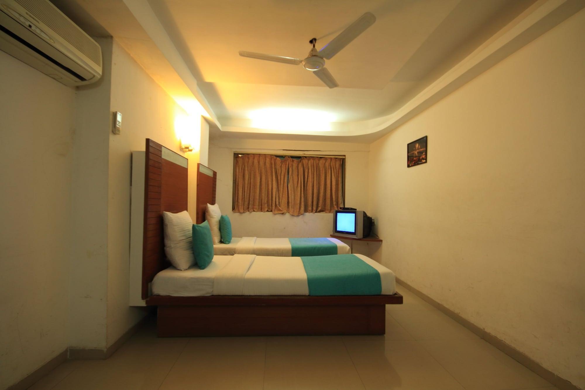 OYO 891 Hotel Kadamb Inn Ahmedabad Bagian luar foto
