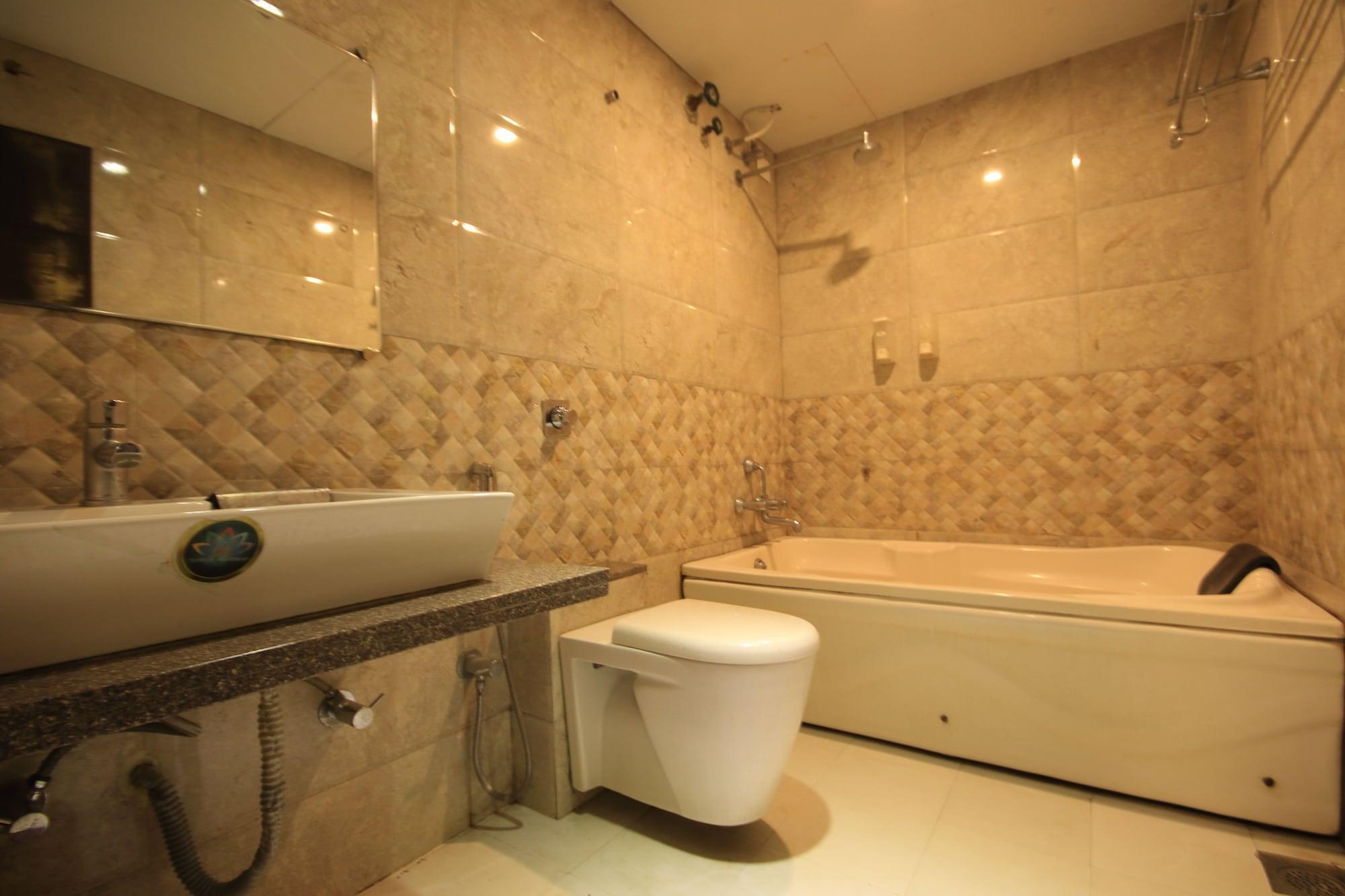 OYO 891 Hotel Kadamb Inn Ahmedabad Bagian luar foto