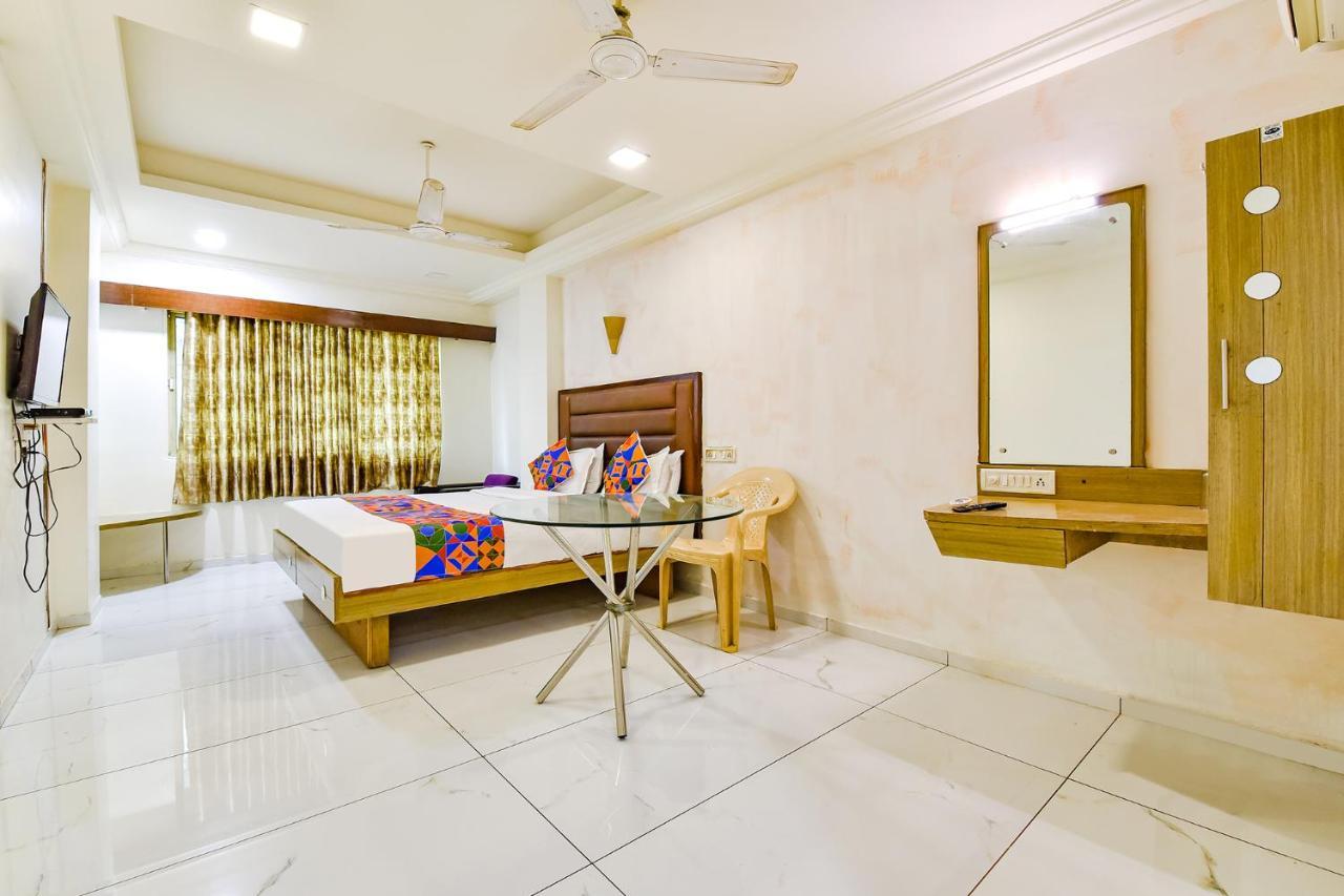 OYO 891 Hotel Kadamb Inn Ahmedabad Bagian luar foto